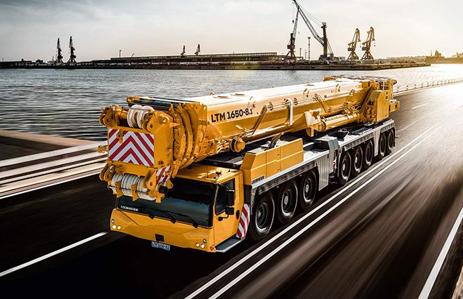 MOBILE CRANE