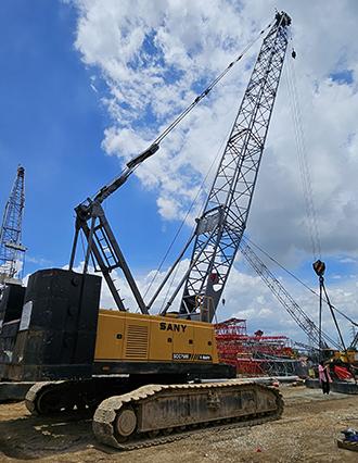 CRAWLER CRANE